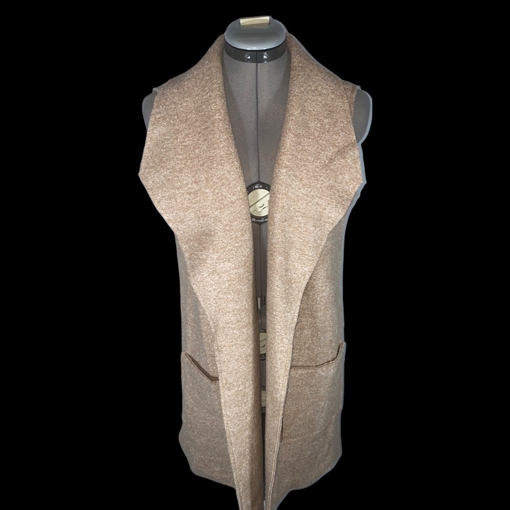 TAHARI WOMEN’S VEST